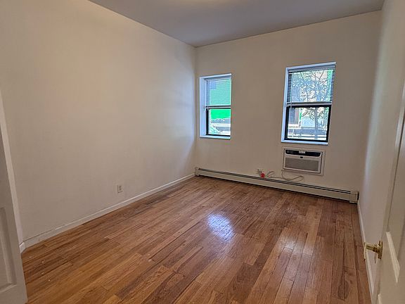 5th image of 142 Richardson St #1A