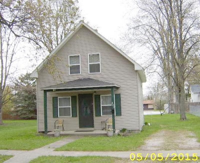 1st image of 221 Lexington St