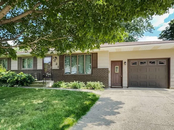 1021 2nd St NW, Hampton, IA 50441