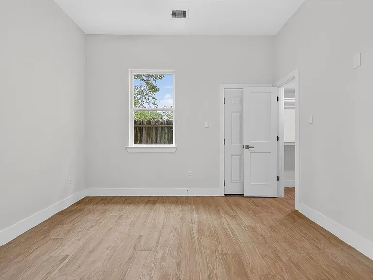1067 Ferguson Way — Photo 18