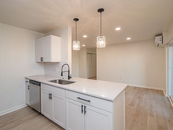 4th image of 901 Mohawk Trl APT 5