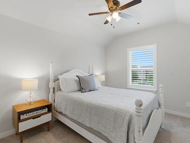 2225 Elm Pl — Photo 21