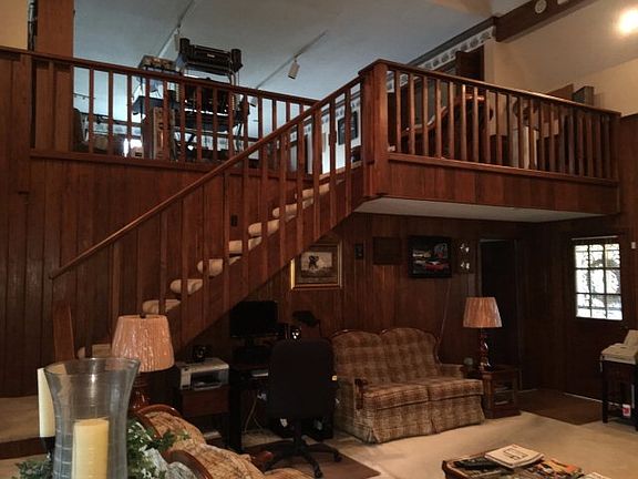 3rd image of 1826 Lake Manor Dr