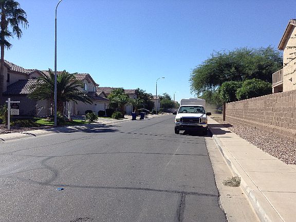 4th image of 303 W Myrtle Dr