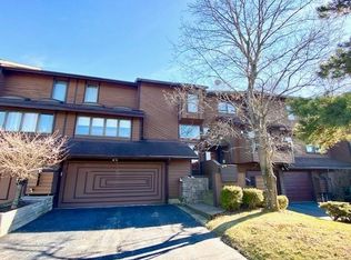 1035 Golfview Dr, Middletown, OH 45042