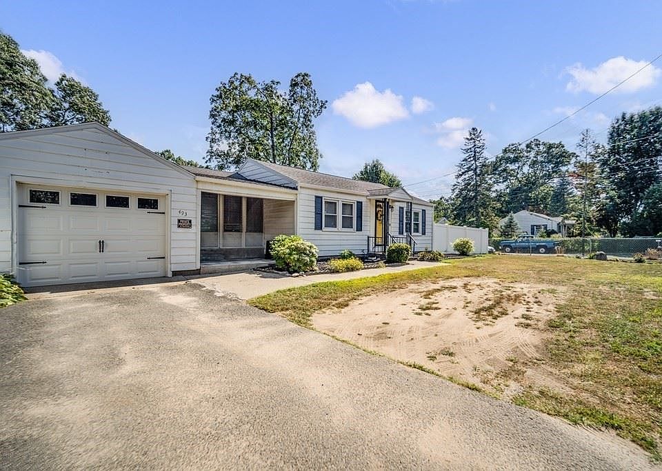 493 Prospect St, Chicopee, MA 01020 Zillow