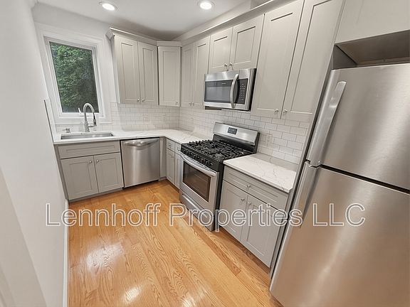 3rd image of 14 Pompeii St APT 1
