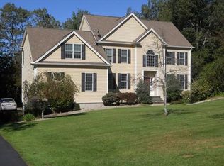 9 Murphys Way, Uxbridge, MA 01569