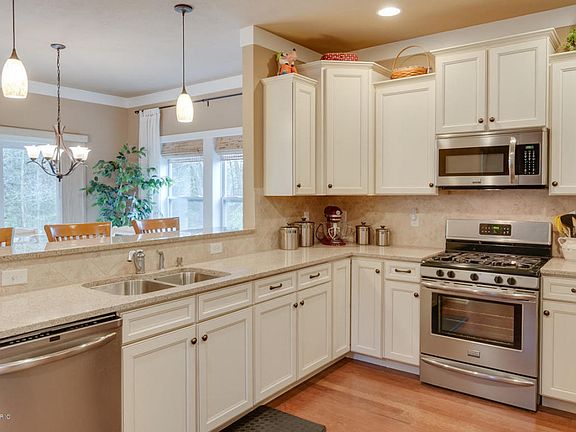 4th image of 5913 Ashland Blvd