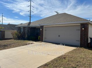 221 Regency Dr, Barling, AR 72923