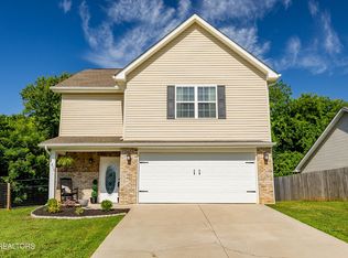 215 Rye Dr, Maryville, TN 37801
