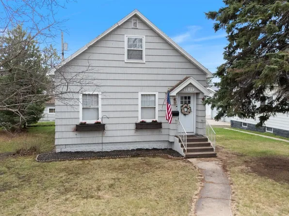 610 11th St S, Virginia, MN 55792