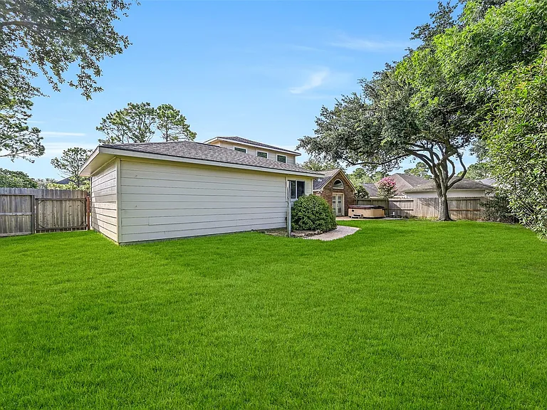 513 Meadow Bend Dr — Photo 33