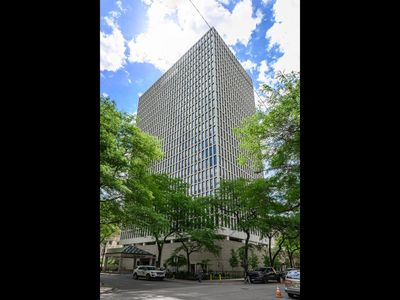 1 E Scott St APT 404, Chicago, IL, 60610