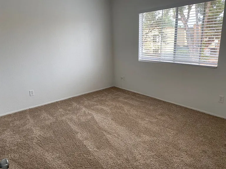 Sun Valley Gardens Apartments — Photo 35