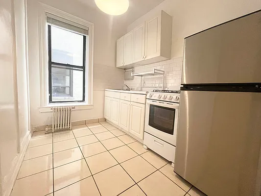 Rented by Pear NYC LLC | media 7