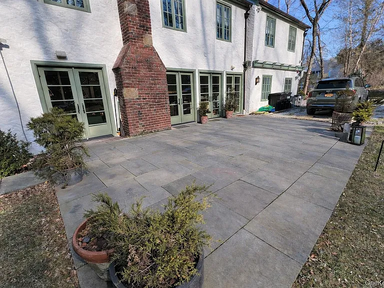 1144 Post Rd — Photo 22