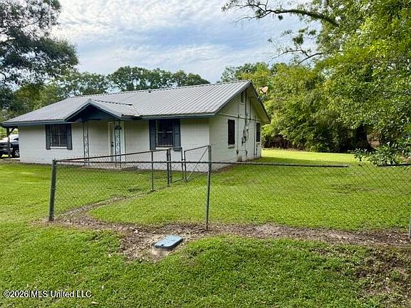 4th image of 852 Herrin Dr