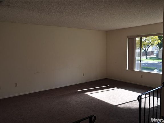 3rd image of 6539 Bremen Dr