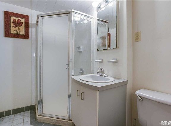 4th image of 54-09 108 St #4 A