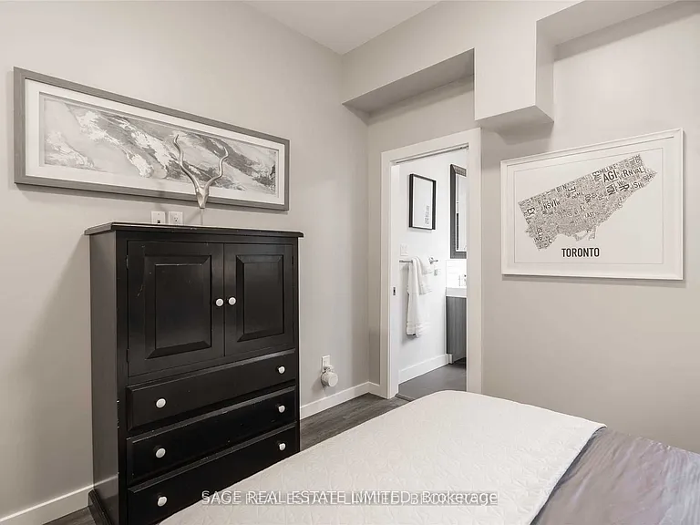 247 Lisgar St — Photo 8