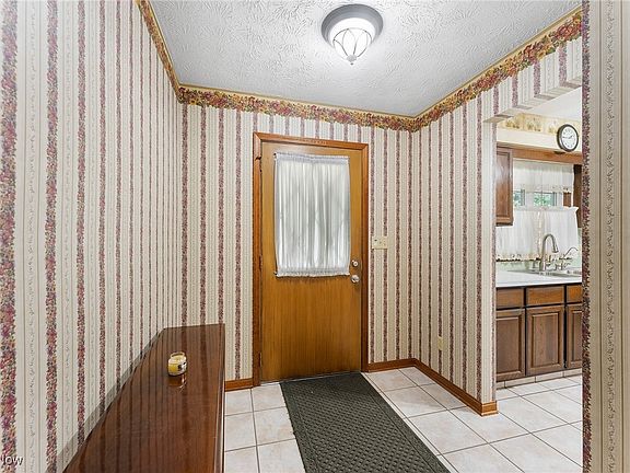 2nd image of 189 Green Garden Dr