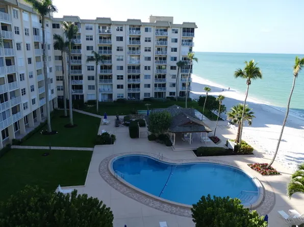 3443 Gulf Shore Blvd N APT 717, Naples, FL 34103