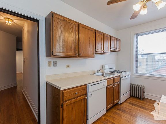 5th image of 1909 W Larchmont Ave #1913-1B