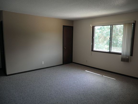 2nd image of 4351-4365 Lincoln Way #C-4421