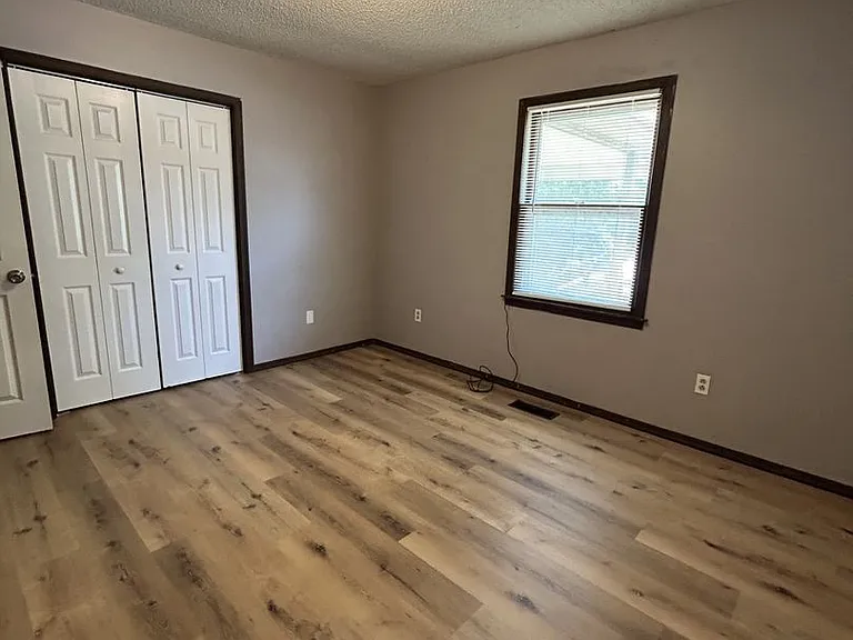 1010 S Rouse St — Photo 8