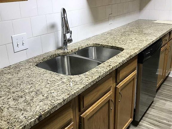 5th image of 1813 Townhouse Dr Unit C