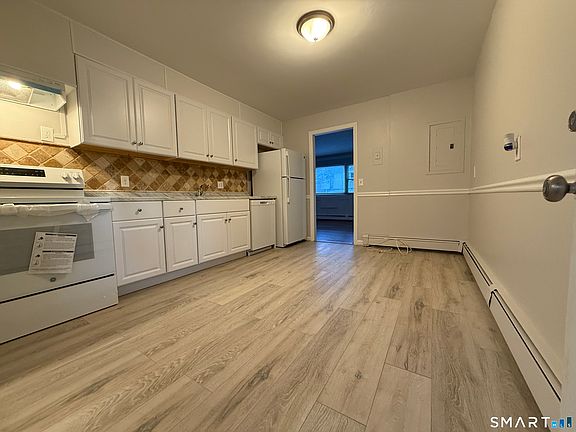 5th image of 204 Cherry Hill Drive #1B