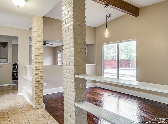 4th image of 4127 Treegarden St