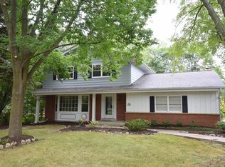 11424 N Bobolink Ln, Mequon, WI 53092