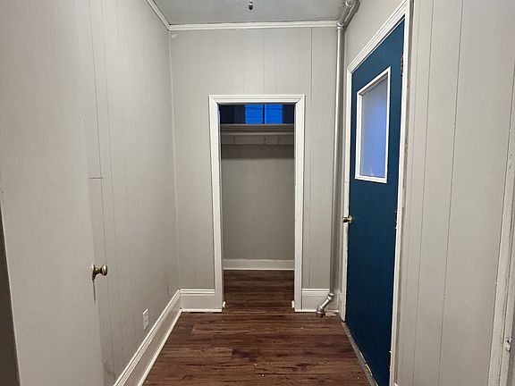 2nd image of 197 Sutton Ave #1