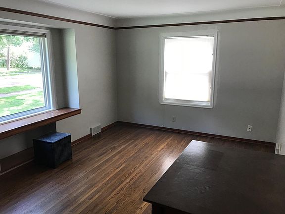 3rd image of 855 21st Ave SE