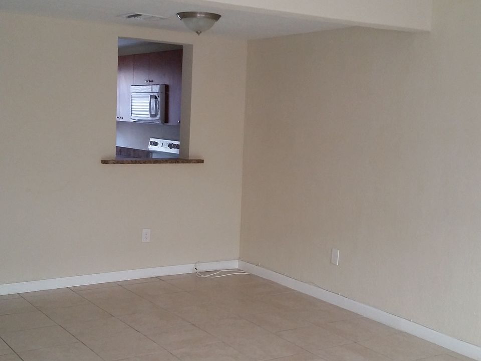 1st image of 2054 NE 162nd St APT 8