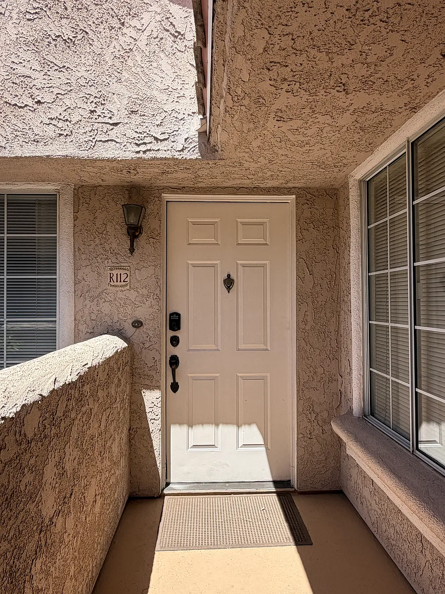 Building Photo - 505 S Farrell Dr #R112