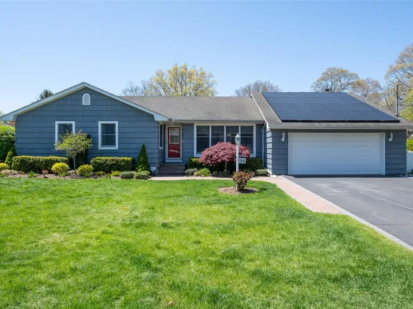 98 Gillette Avenue, Patchogue, NY 11772