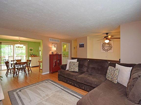 5th image of 10639 Gloria Ave