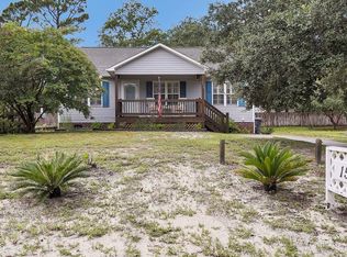 155 NW 5th St, Oak Island, NC 28465