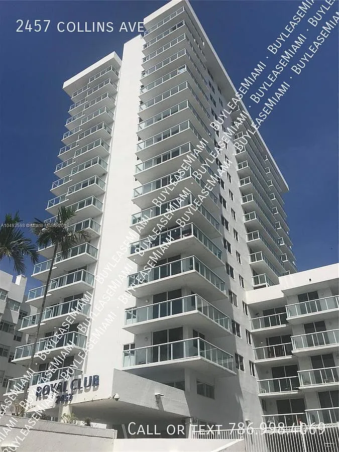 Royal Club Condo — Photo 2