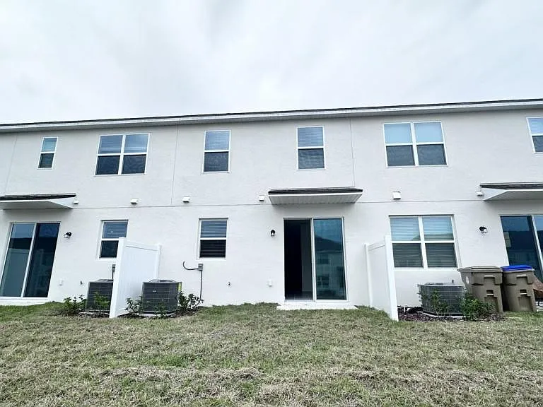 1167 Boardwalk Pl — Photo 2
