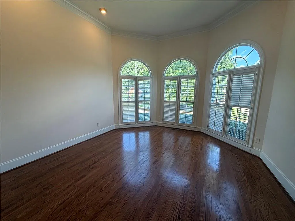 5 bed, 4.0 bath, 3600 sqft, $3,700 — Photo 4
