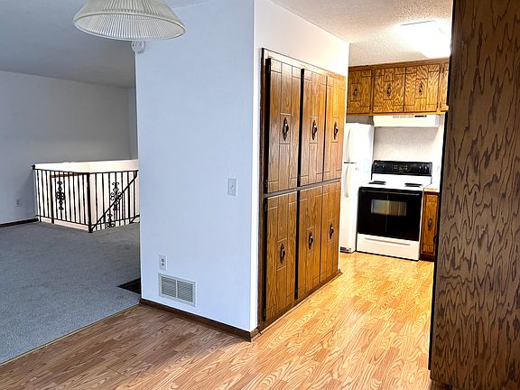 4th image of 8427 Rhode Island Dr N