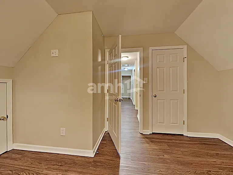 2000 Farmstead Ln — Photo 12