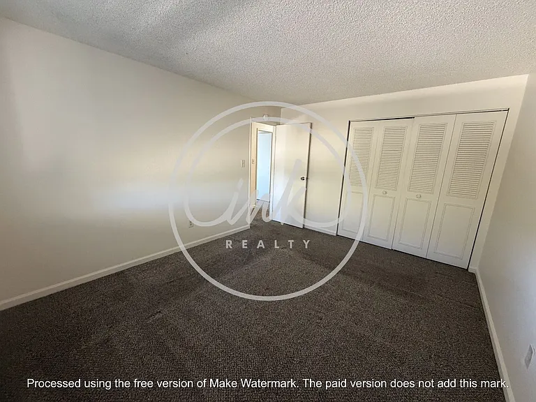 3190-3196 Woodside Dr — Photo 12