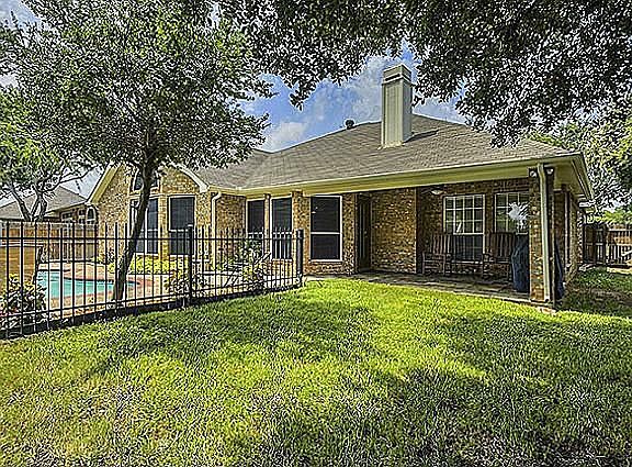 3rd image of 805 Tealwood Cir