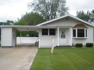 815 Clairmont Ave, Napoleon, OH 43545