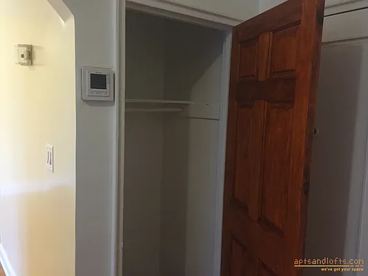 Rented by aptsandlofts.com | media 15